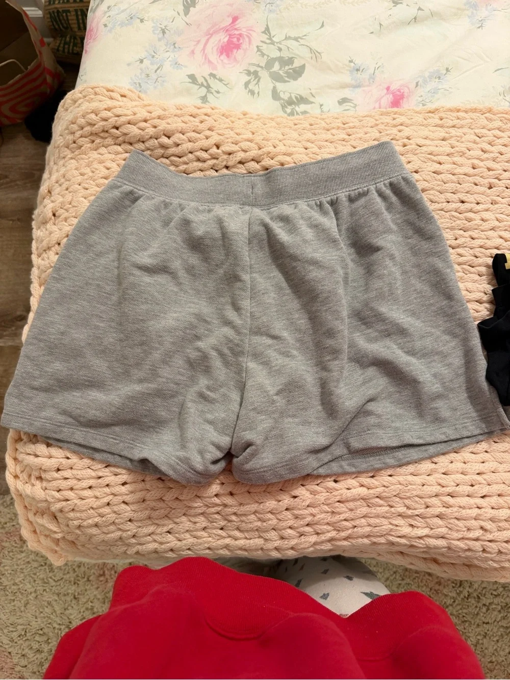 Alo Women’s Sweat Shorts - Picture 3 of 3